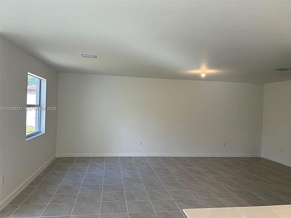 5th image of 2342 SE 30th St