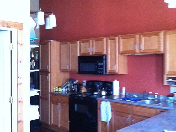 Kitchen (hardwood floors)