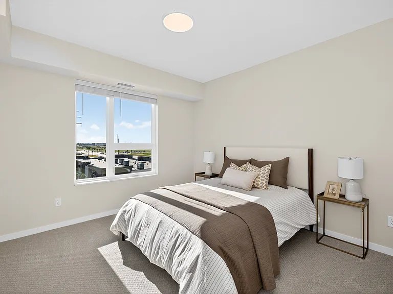 Grand 52 Apartments — Photo 13