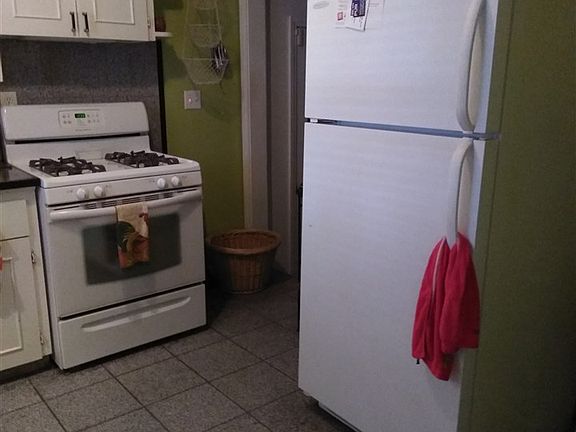 3rd image of 216 Kenilworth Dr