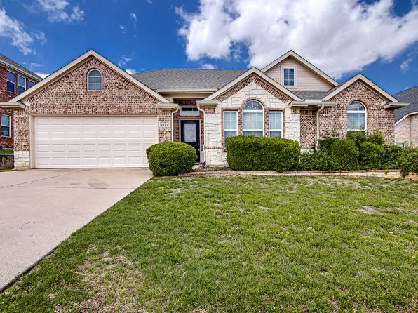 1140 Hidden Meadow Dr, Burleson, TX 76028