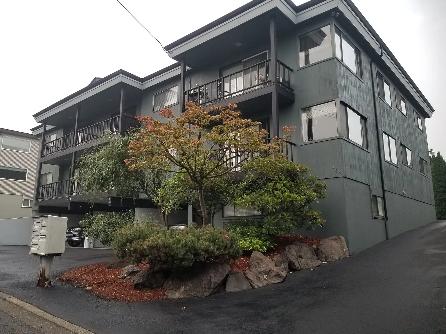 315 Apartments — Photo 2
