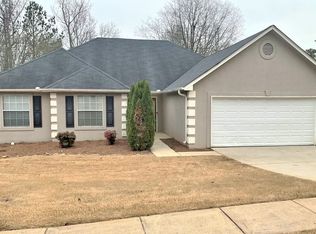 83 Gleneagles Dr, Fayetteville, GA