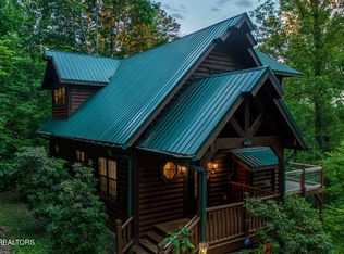 1226 Serenity Ln, Sevierville, TN 37876