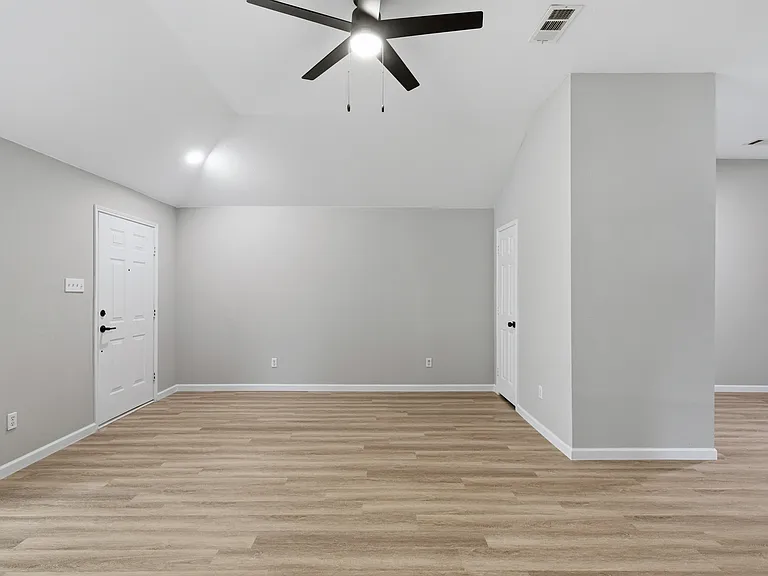 2051 Sunny Side Dr — Photo 13