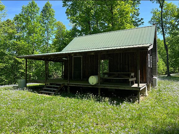 3rd image of 2518 Tark Hill Rd