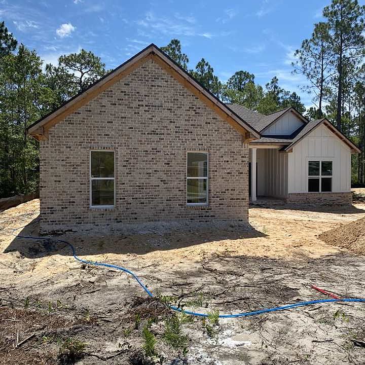 1st image of Lauder Ln