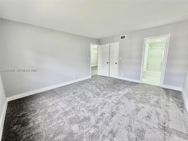 1075 Riverside Dr #302 — Photo 9