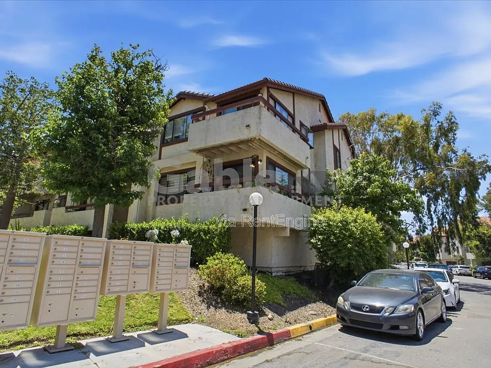 18187 W Sundowner Way #825