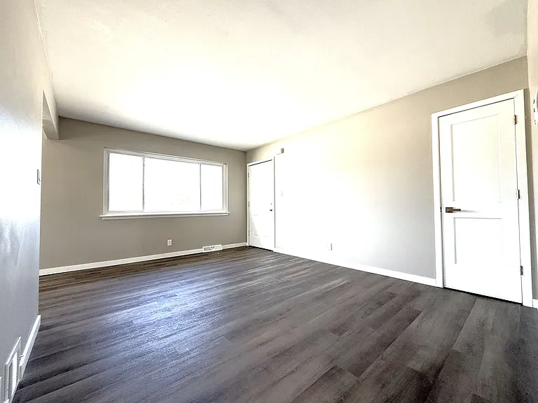 11049 W Hampton Ave — Photo 14