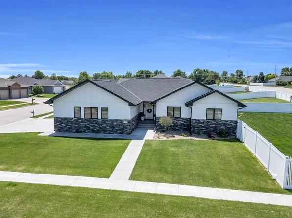 1606 W 50th St, Kearney, NE 68845