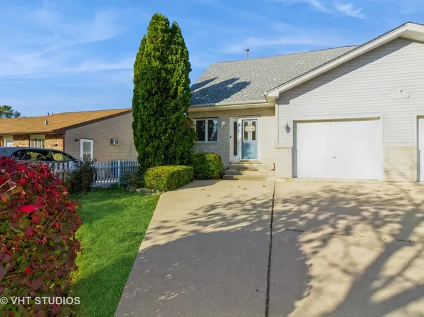 1854 Marlboro Ln APT A, Crest Hill, IL 60403