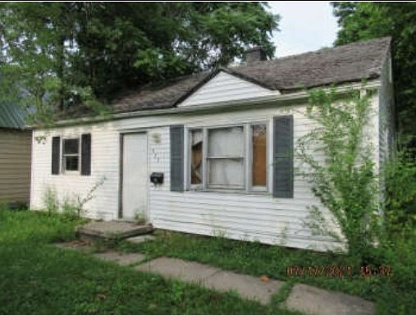 1st image of 523 Harvey St