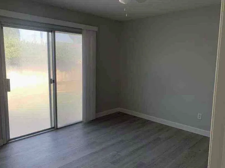 5049 Driftwood Dr — Photo 5