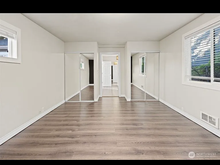 2036 E Morton St — Photo 8