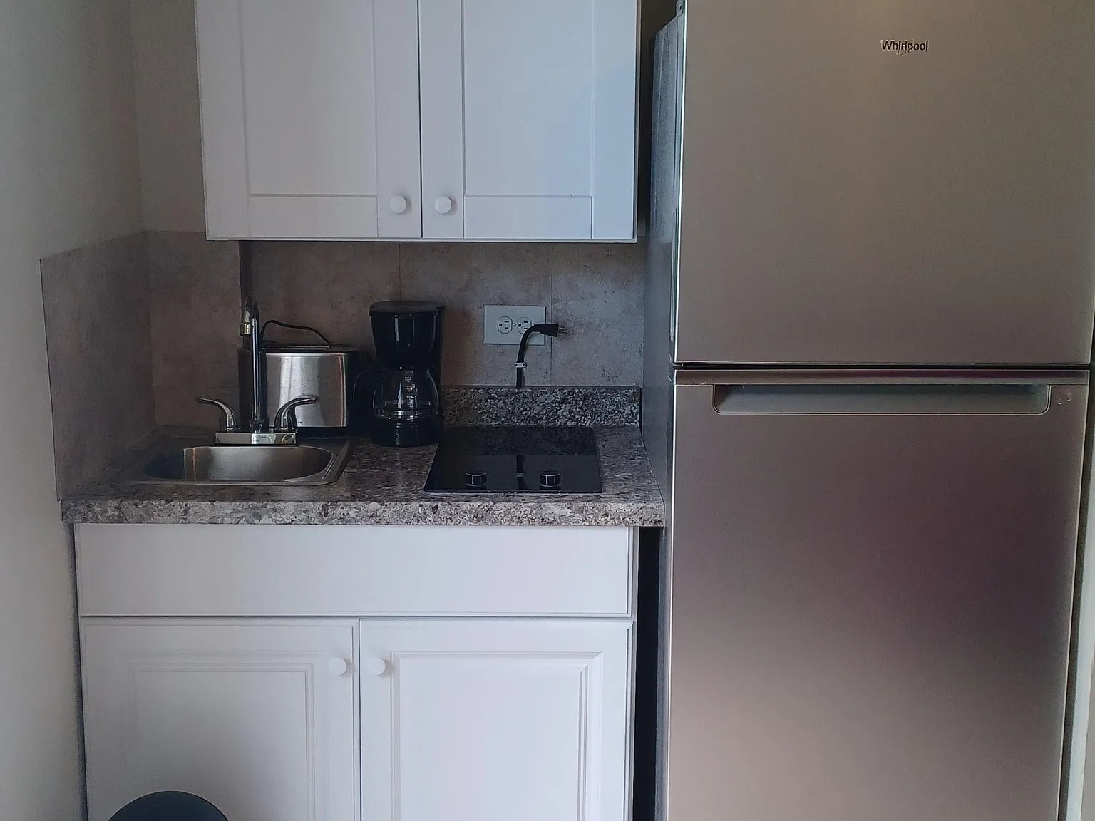 2 bed, 2.0 bath, 1900 sqft, $2,023 — Photo 3
