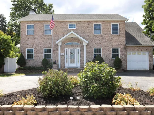 906 Sunrise Highway, West Babylon, NY 11704