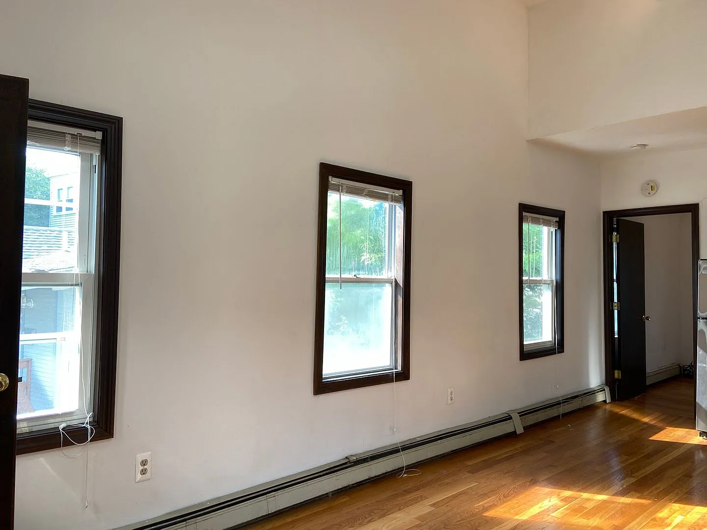 Nicely updated 3 bed near the Green Line in Brighton. — Photo 4