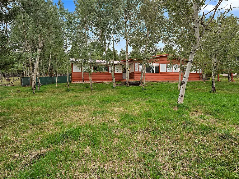 356 Yellow Pine Dr — Photo 2
