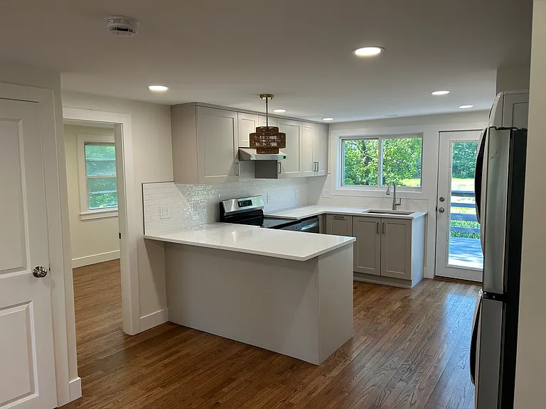 25 Fairlawn Ave #23 — Photo 14