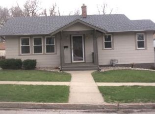 910 34th St, Sioux City, IA 51104