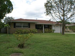 586 Eastview Rd, Largo, FL 33770