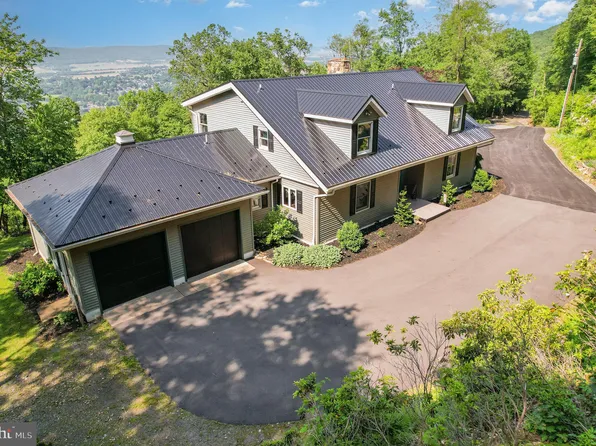 400 Berry Mountain Rd, Millersburg, PA 17061