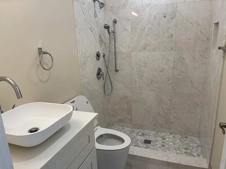 29 Bethesda Park Cir #G29 — Photo 19