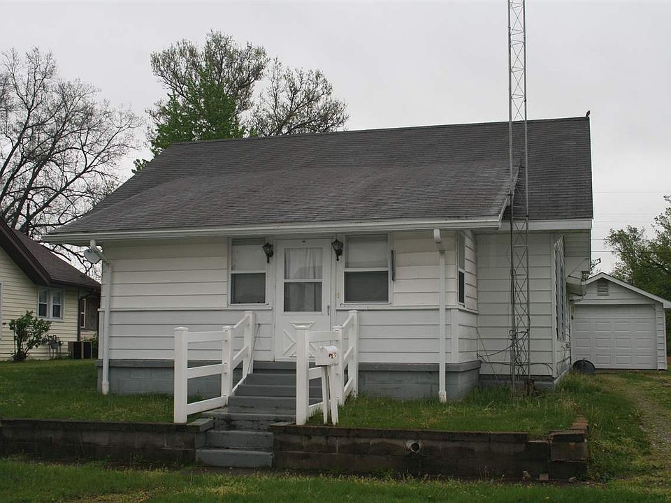 1st image of 319 N Myra St