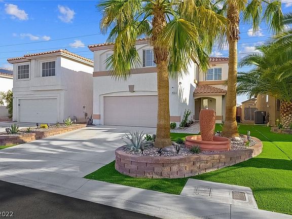 2nd image of 823 Plantain Lily Ave