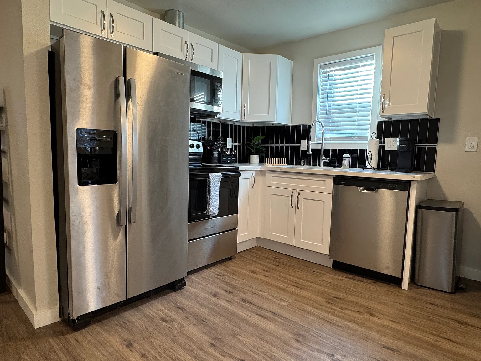 3221 Beacon Ave — Photo 2