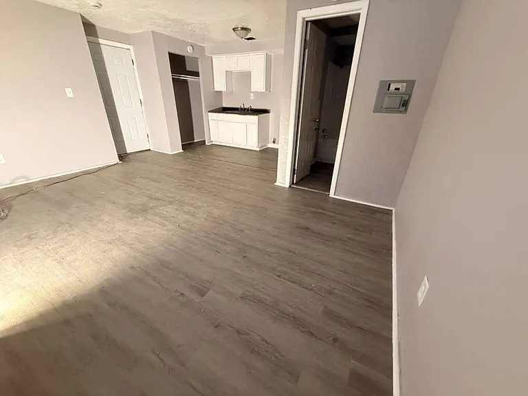 13420 Euclid Ave — Photo 10