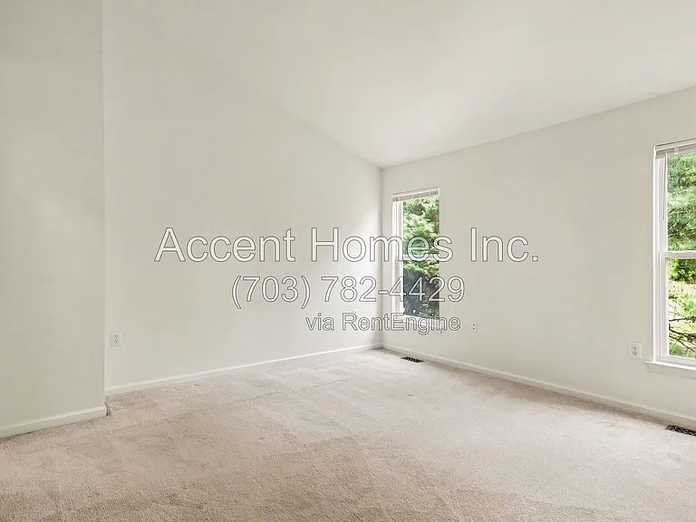 21217 Millwood Sq — Photo 25
