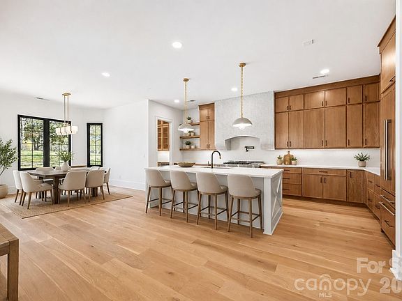5th image of 7109 Essington Dr