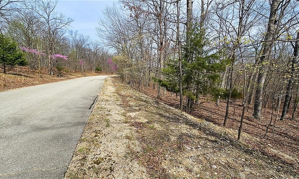 1st image of 362 Lake Dr