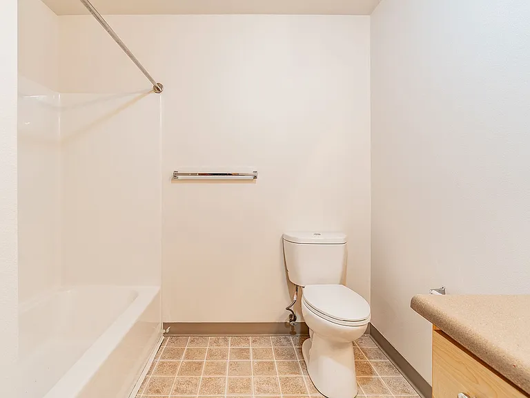 INCOME RESTRICTED Affordable Apartments in Hazelwood! — Photo 33