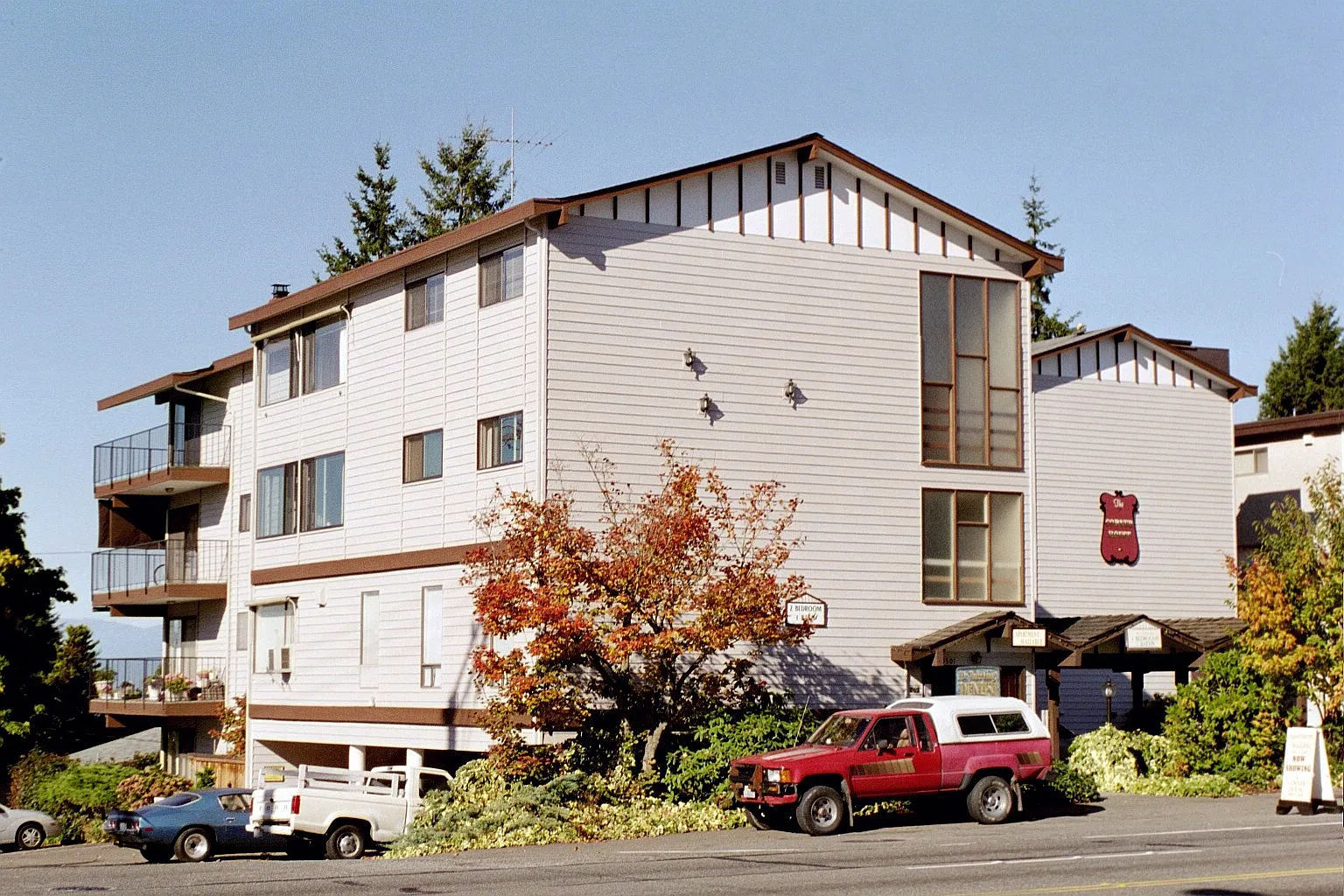 Corner House Apartments — Photo 2
