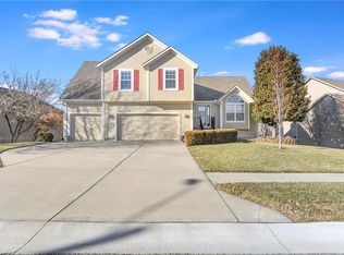 2316 SW Hawk View Rd, Lees Summit, MO 64082