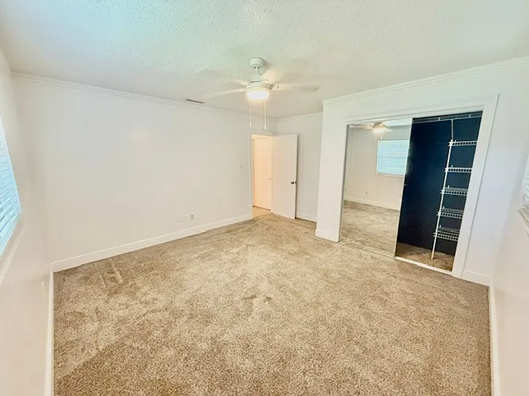 203 Hastings Ct — Photo 30