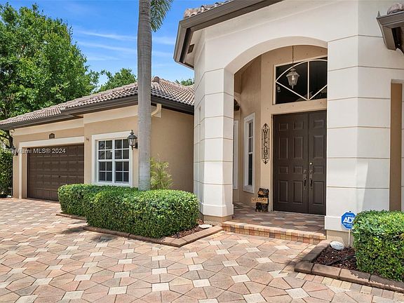 3rd image of 3808 Spanish Oak Pt