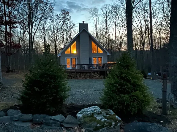 129 Laurel Rd, Lackawaxen, PA 18435