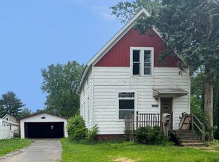 872 E 4th St, Galesburg, IL 61401
