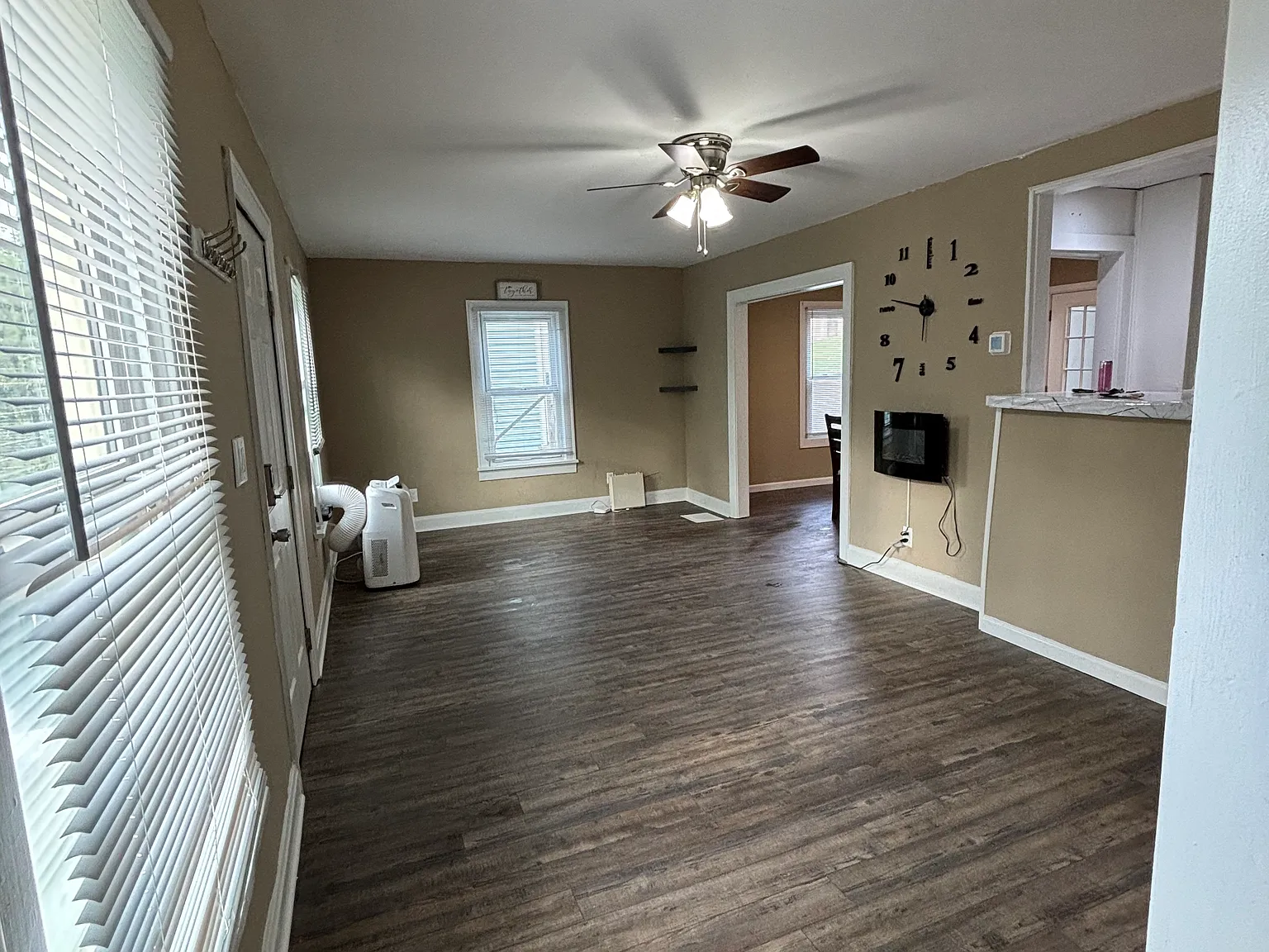 380 Gilmore St — Photo 2