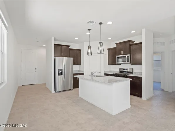 6902 W Sweetshade Ln, Tucson, AZ 85757