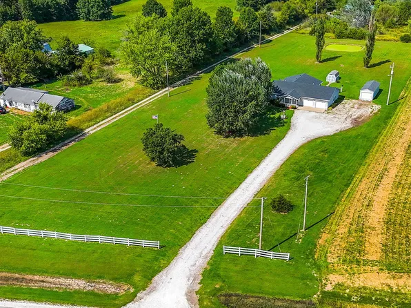 2911 E Highway 24, Moberly, MO 65270