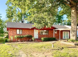 725 Cedar Ln, Fort Smith, AR 72908