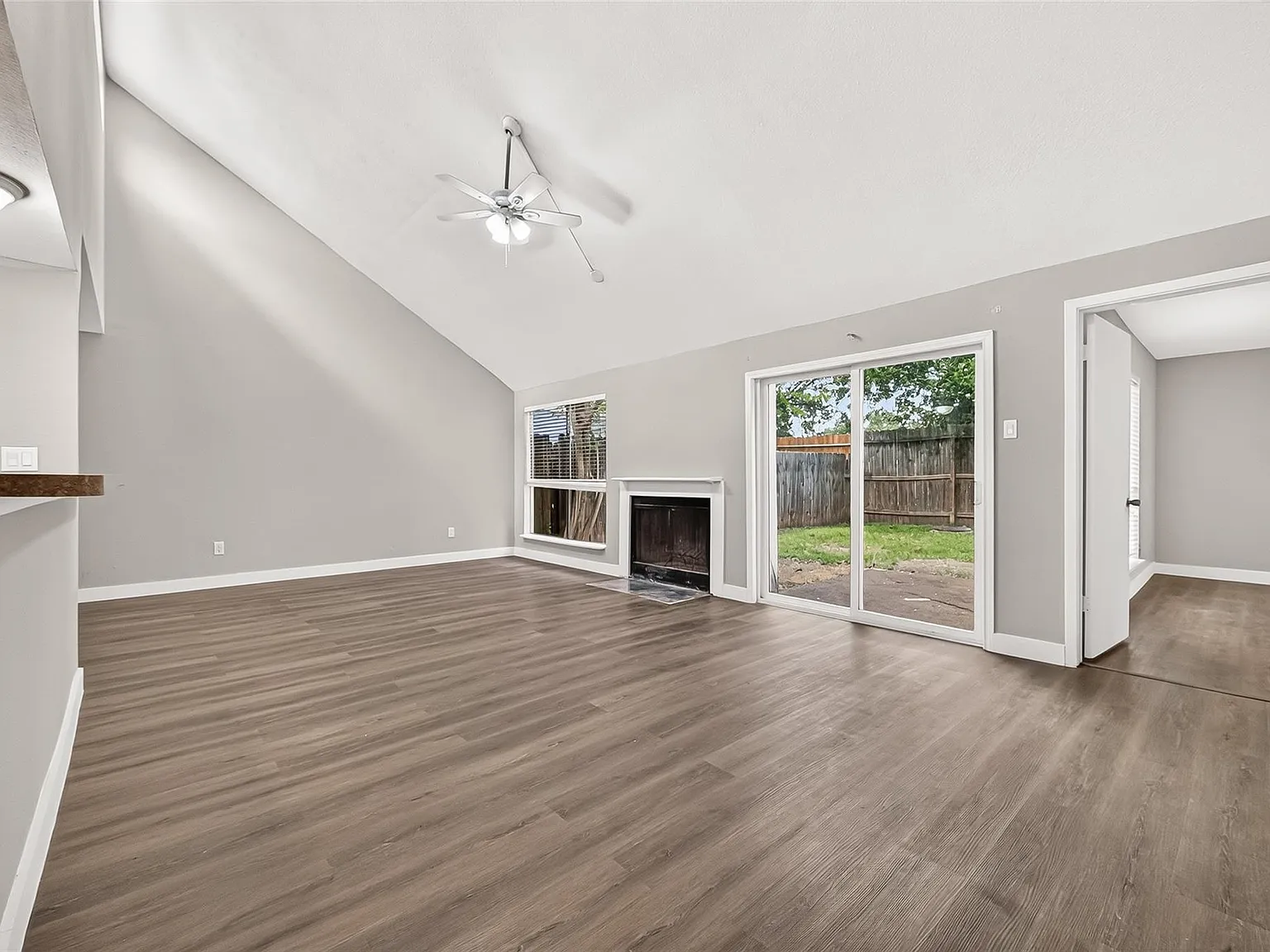 3 bed, 2.0 bath, 1145 sqft, $1,600 — Photo 3