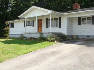 633 E Pendleton St, Stanton, KY 40380