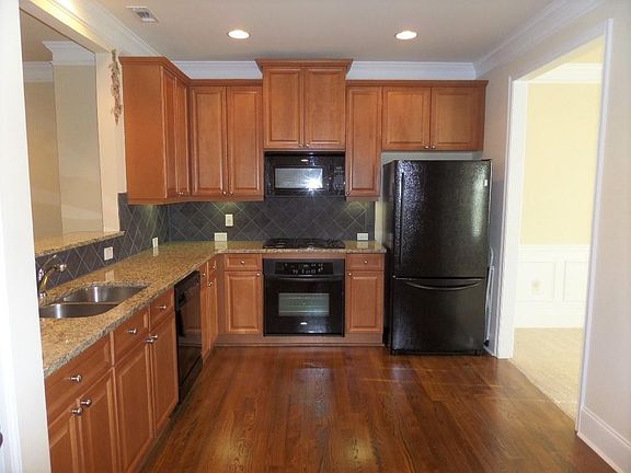 4th image of 2350 Gallard St