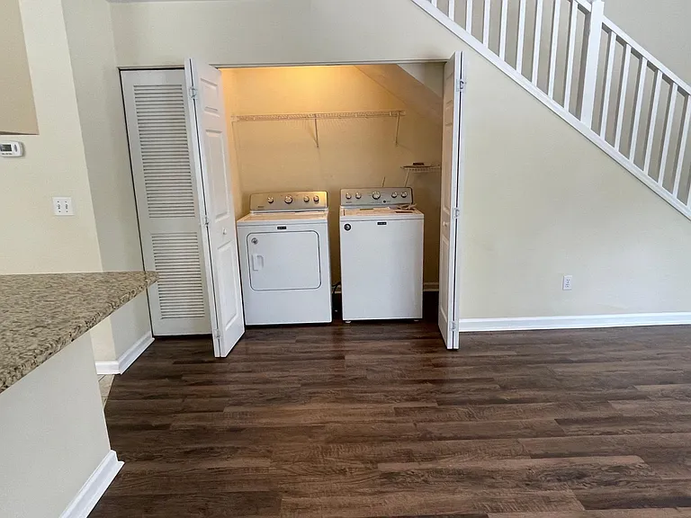 2441 Silver Palm Ln — Photo 16